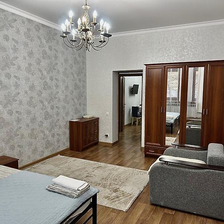 Ferienwohnung Майлина 10 Аэропорт Turksib Exterior foto